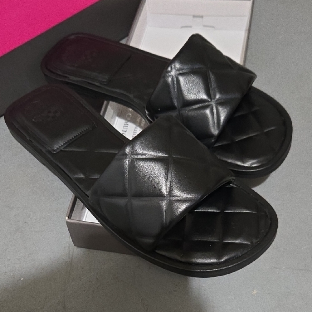 NIB Vince Camuto "Brennda" Quilted Slide Sandals in Black